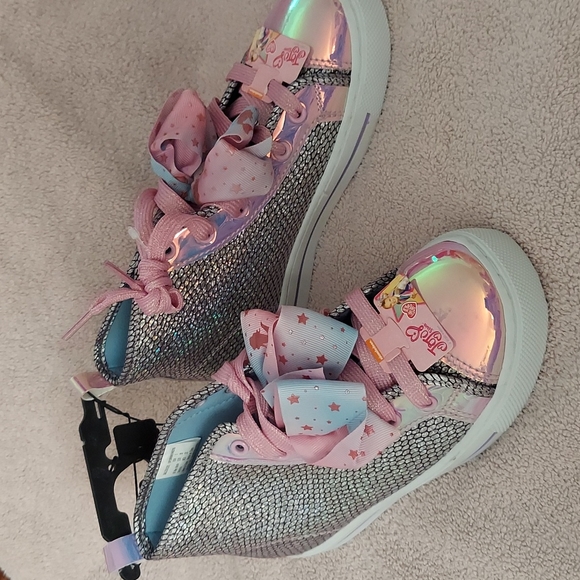 Shoes - Picture 2 of 3